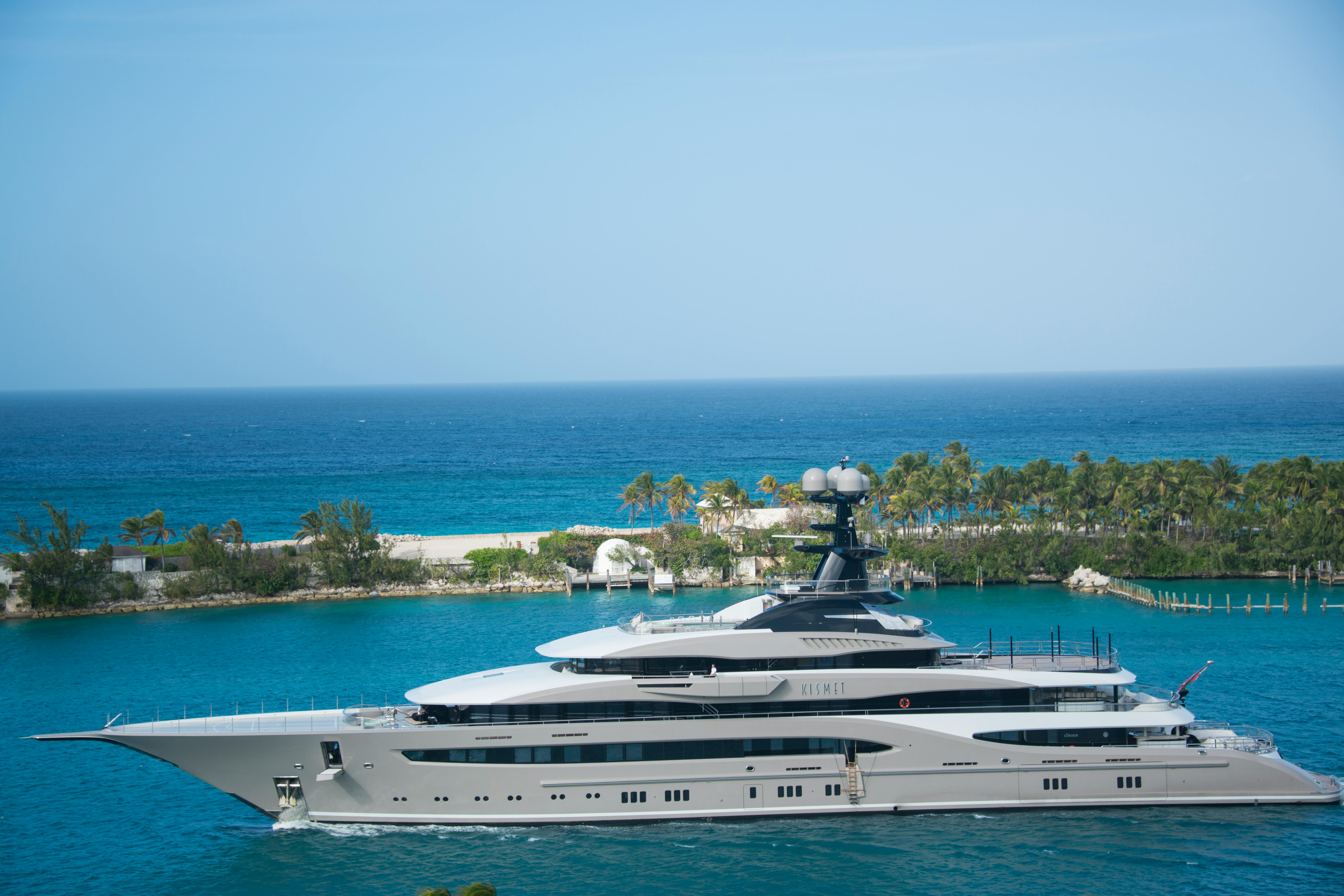 Best Time to Book a Yacht Charter in the Florida Keys: Seasonal Guide