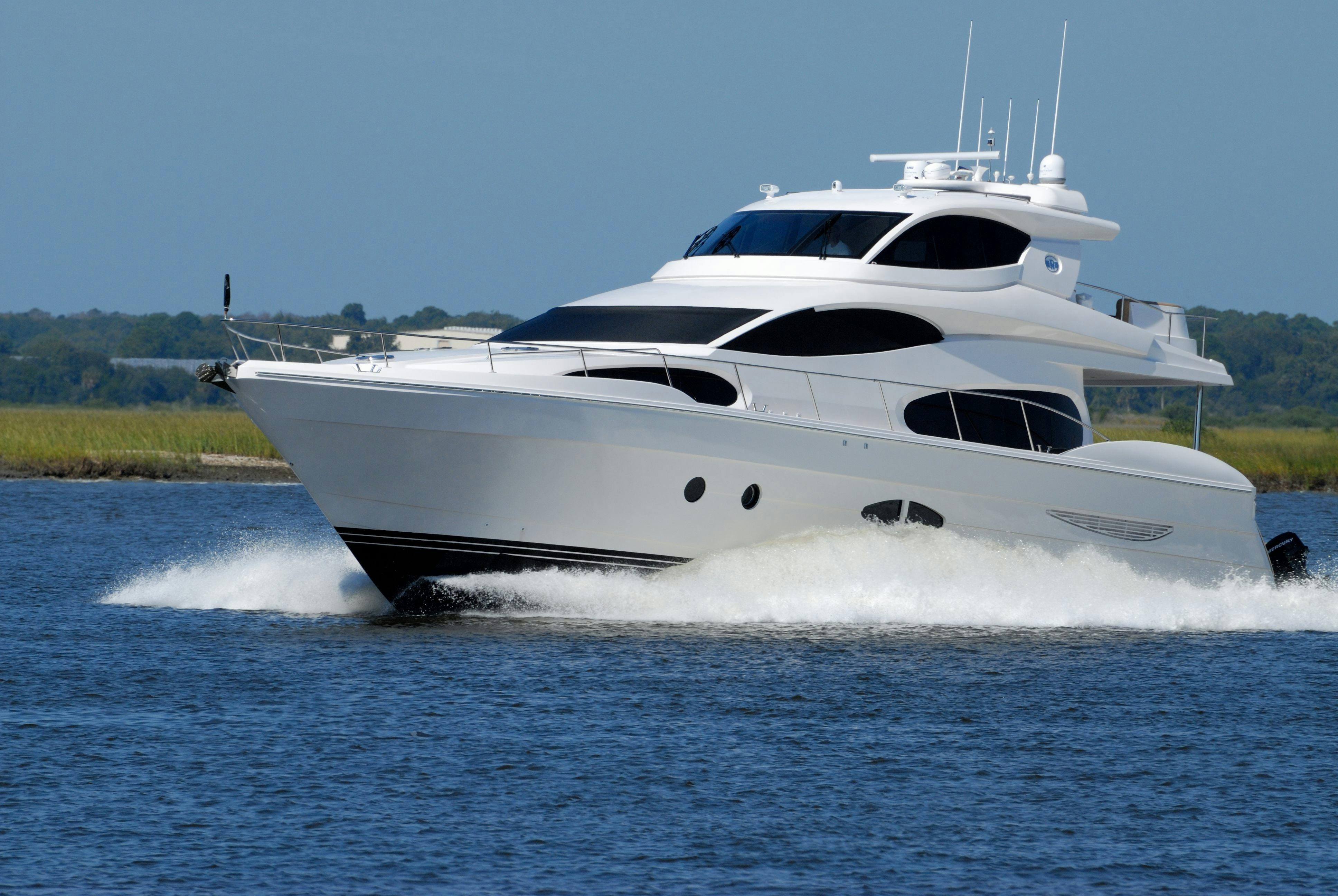 Comparing Yacht Charter Options in the Florida Keys: Finding Your Perfect Vessel